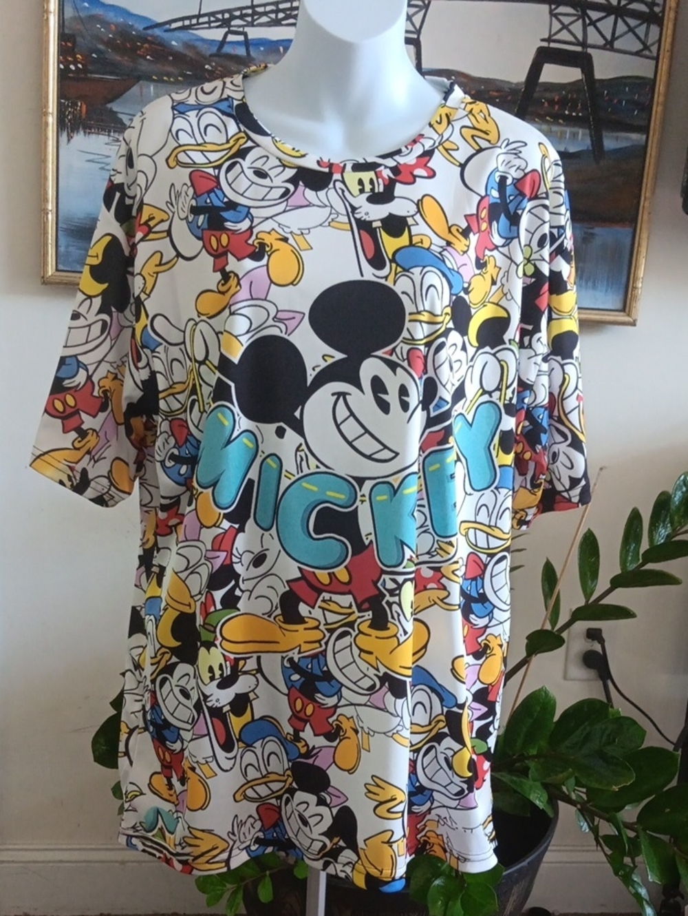 Disney Mickey Mouse and Friends Retro P2P 25" L 31: 3XL Stretchy - Picture 1 of 4